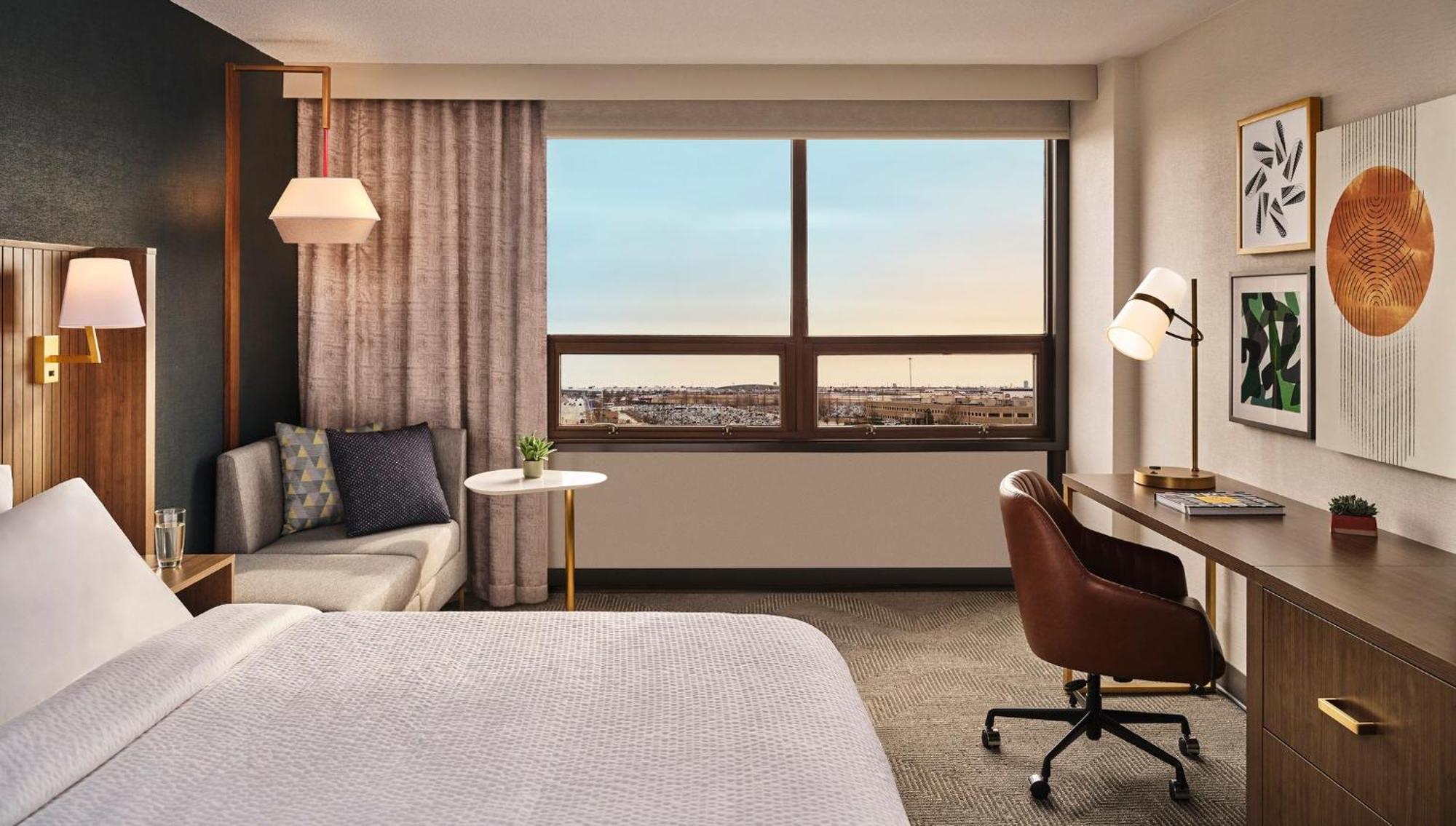 - Iowa By Ihg Hotel Coralville