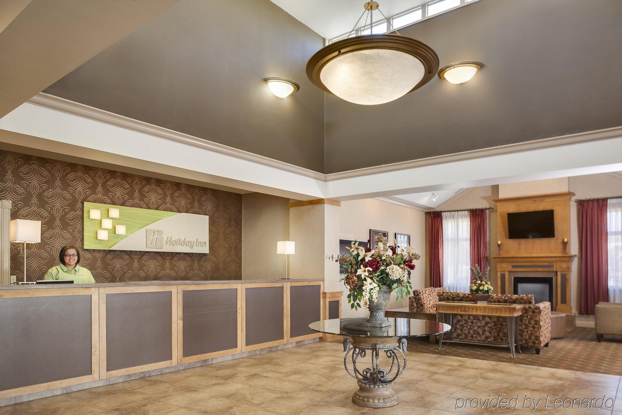 - Iowa By Ihg Hotel
