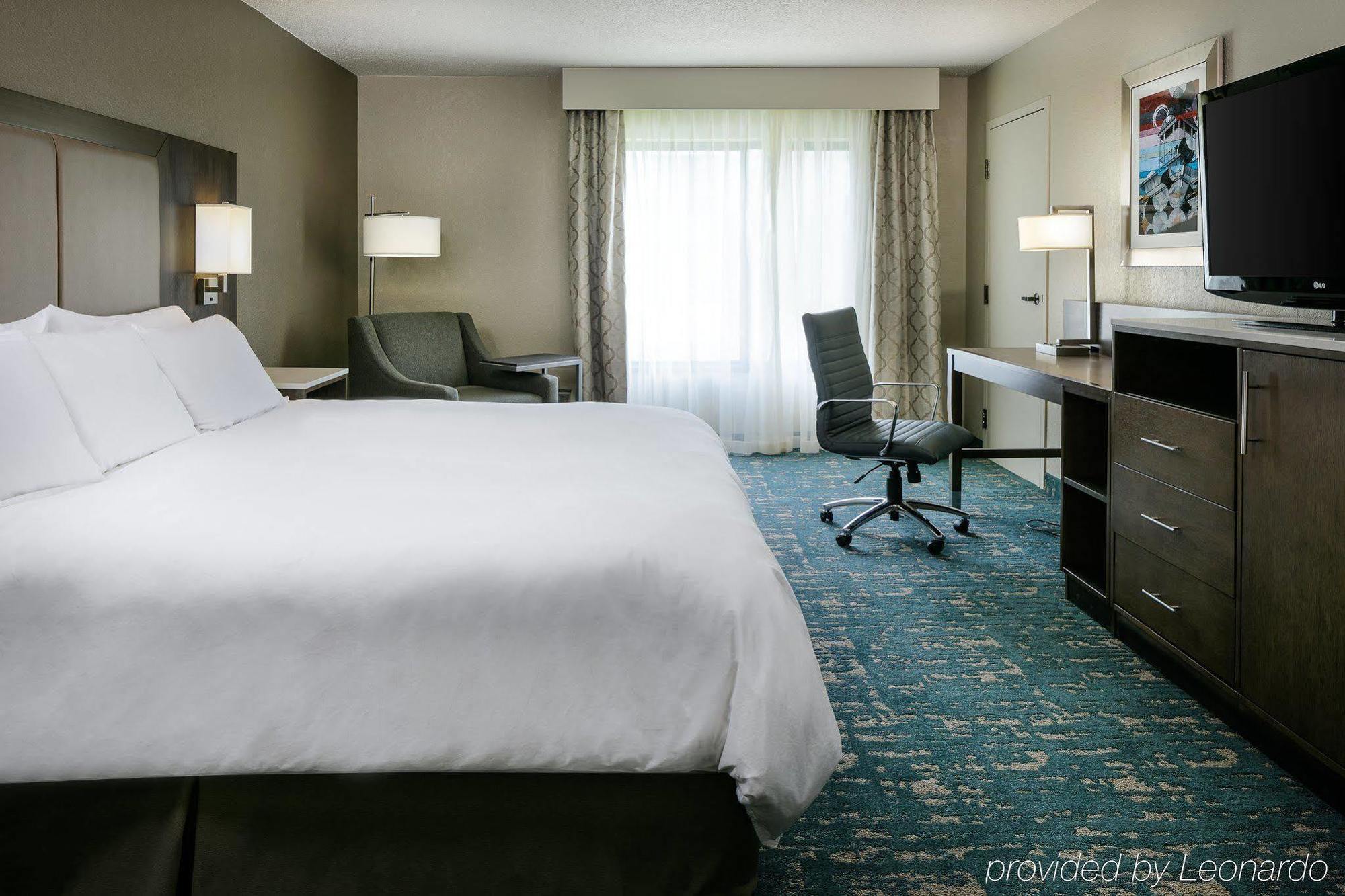 - Iowa By Ihg Hotel Coralville